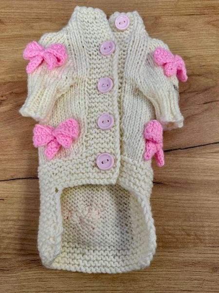 Напівшерстяний молочний светр з рожевими бантиками S S70090 фото
